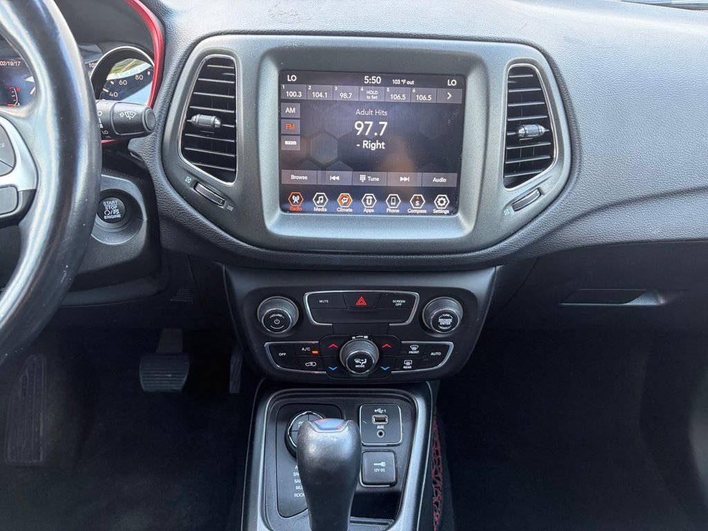 Used 2020 Jeep Compass Trailhawk AWD/4WD image 34