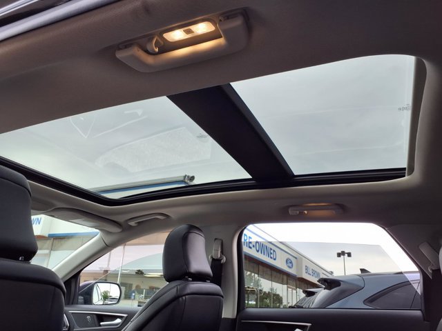 Certified 2024 Ford Edge SEL w/ Convenience Package AWD/4WD image 3