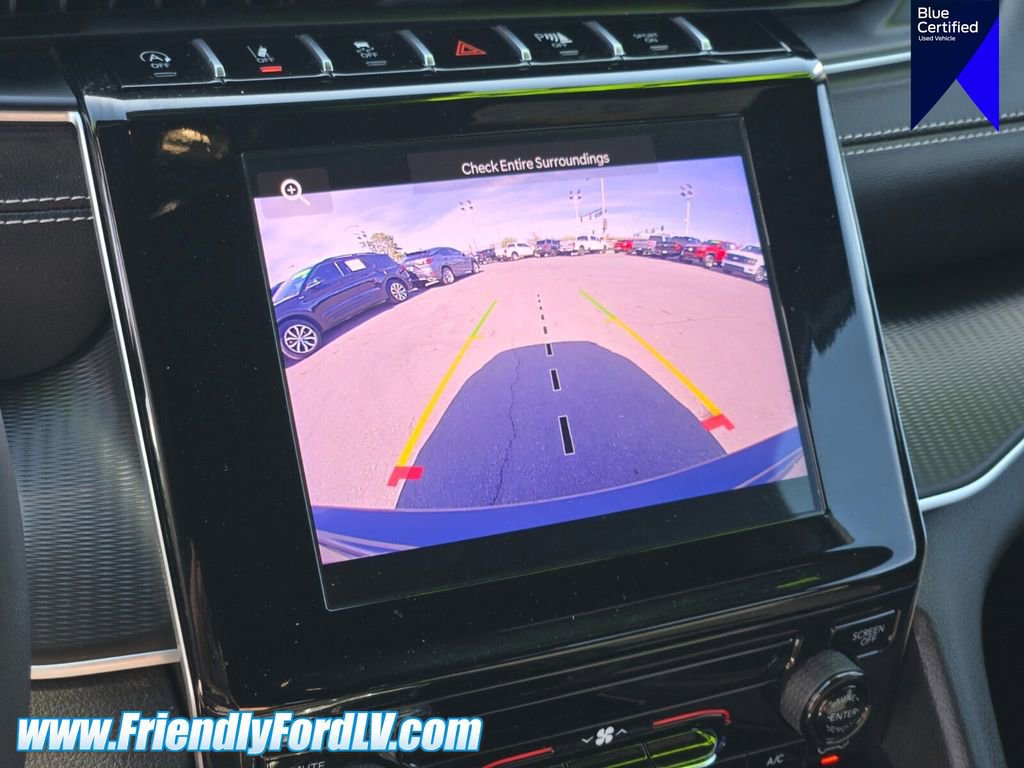 Used 2025 Jeep Grand Cherokee Laredo X AWD/4WD image 21