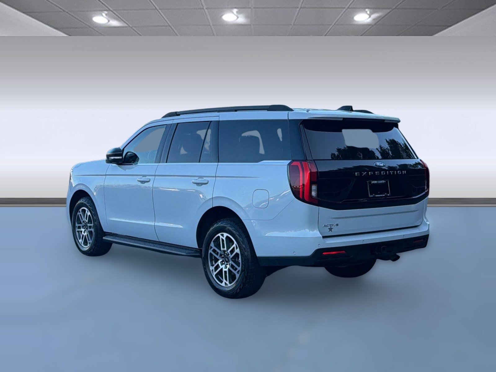 Certified 2025 Ford Expedition Active AWD/4WD image 3