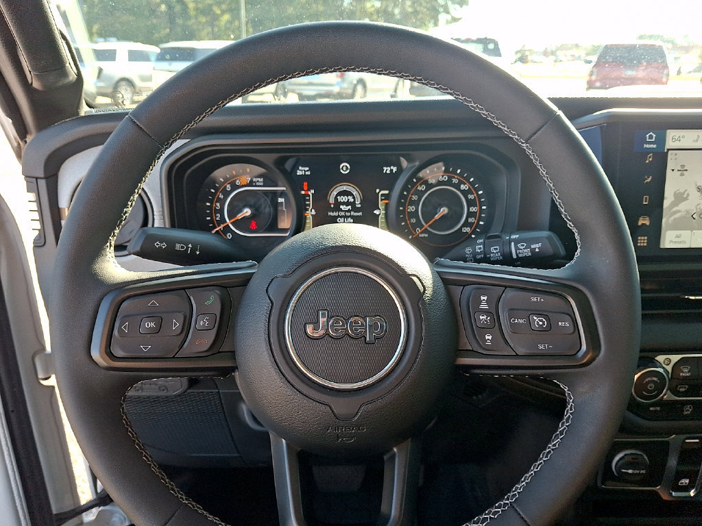 Used 2025 Jeep Wrangler Sport AWD/4WD image 17
