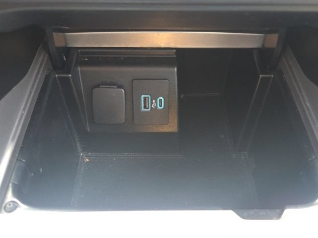 Certified 2020 Ford Explorer XLT w/ Equipment Group 202A AWD/4WD image 34
