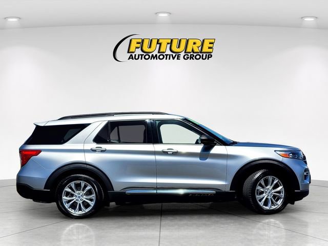 Certified 2021 Ford Explorer XLT w/ Equipment Group 202A RWD image 3