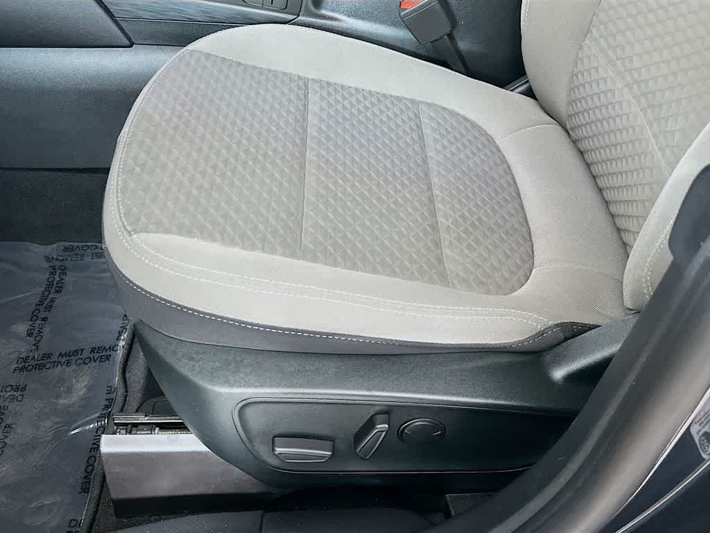 Certified 2022 Ford Escape SE w/ SE Sport Appearance Package FWD image 30