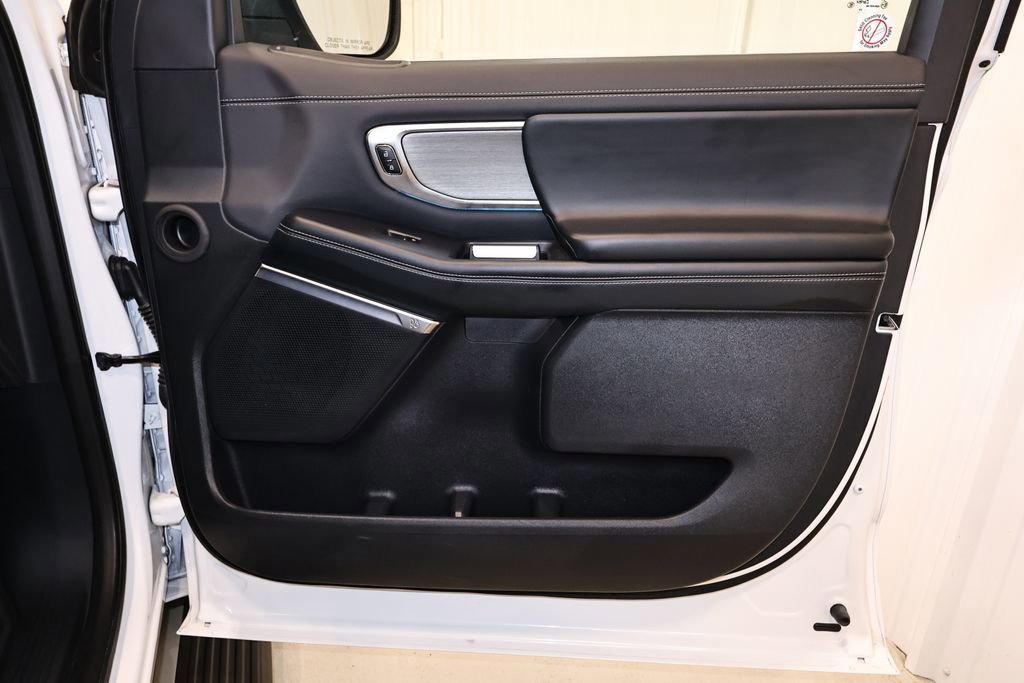 Certified 2025 Ford Expedition Max Platinum image 26