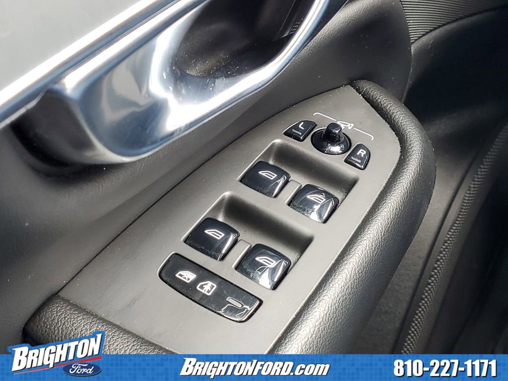 Used 2022 Volvo XC90 T5 Momentum w/ Climate Package AWD/4WD image 19