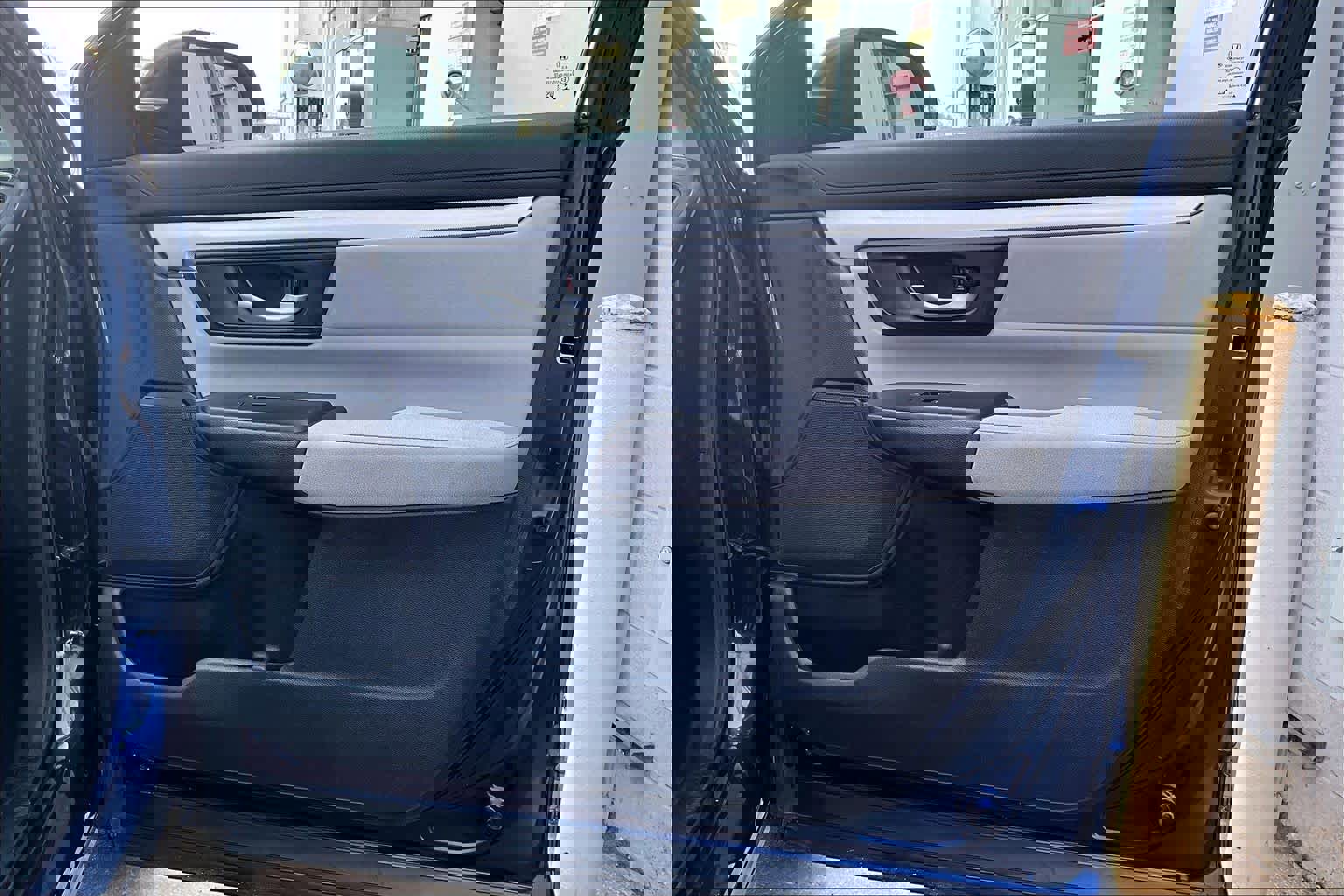 Used 2018 Honda CR-V LX image 24