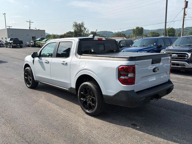 Certified 2025 Ford Maverick Lariat w/ Black Appearance Package AWD/4WD image 3
