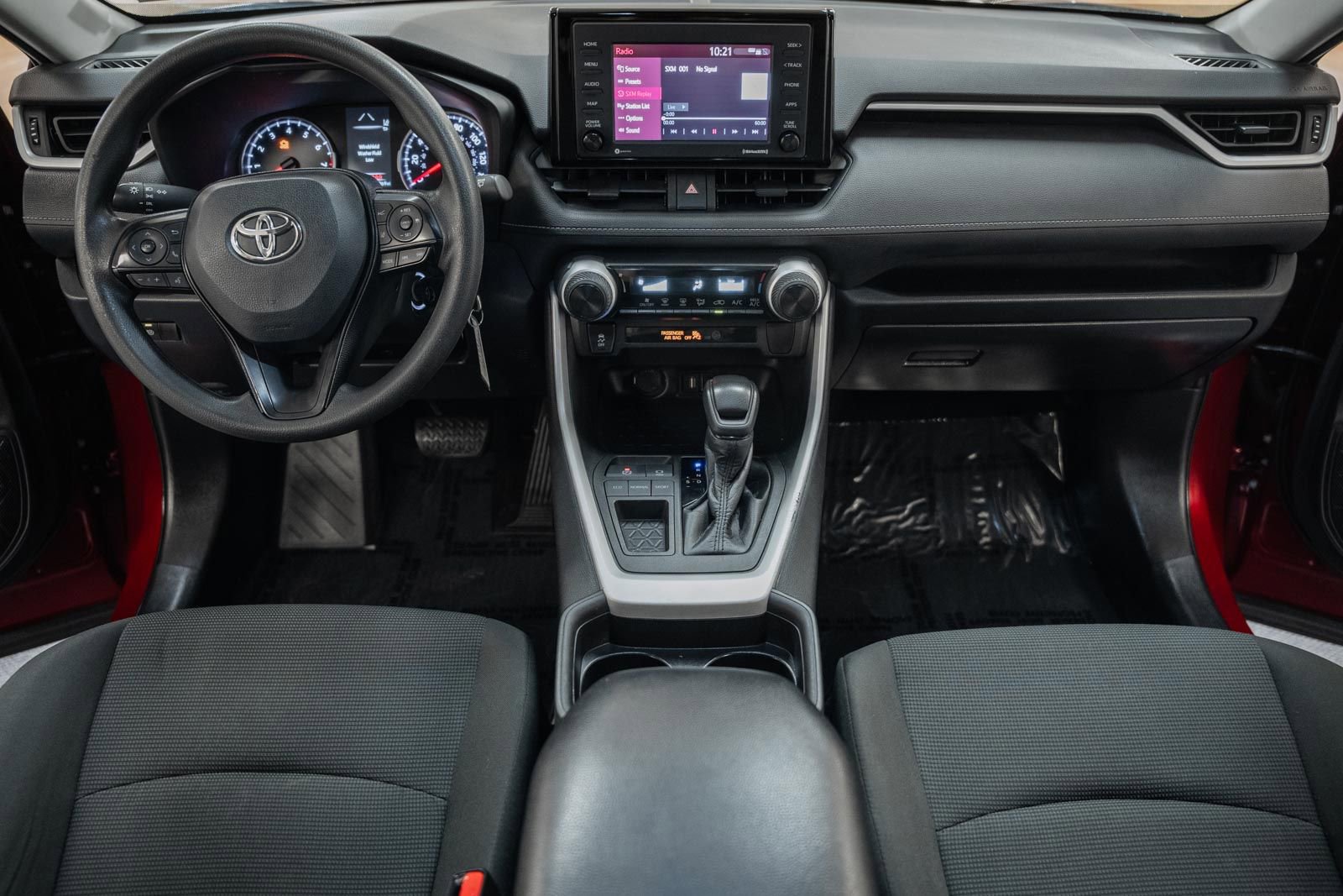 Used 2021 Toyota RAV4 LE image 22