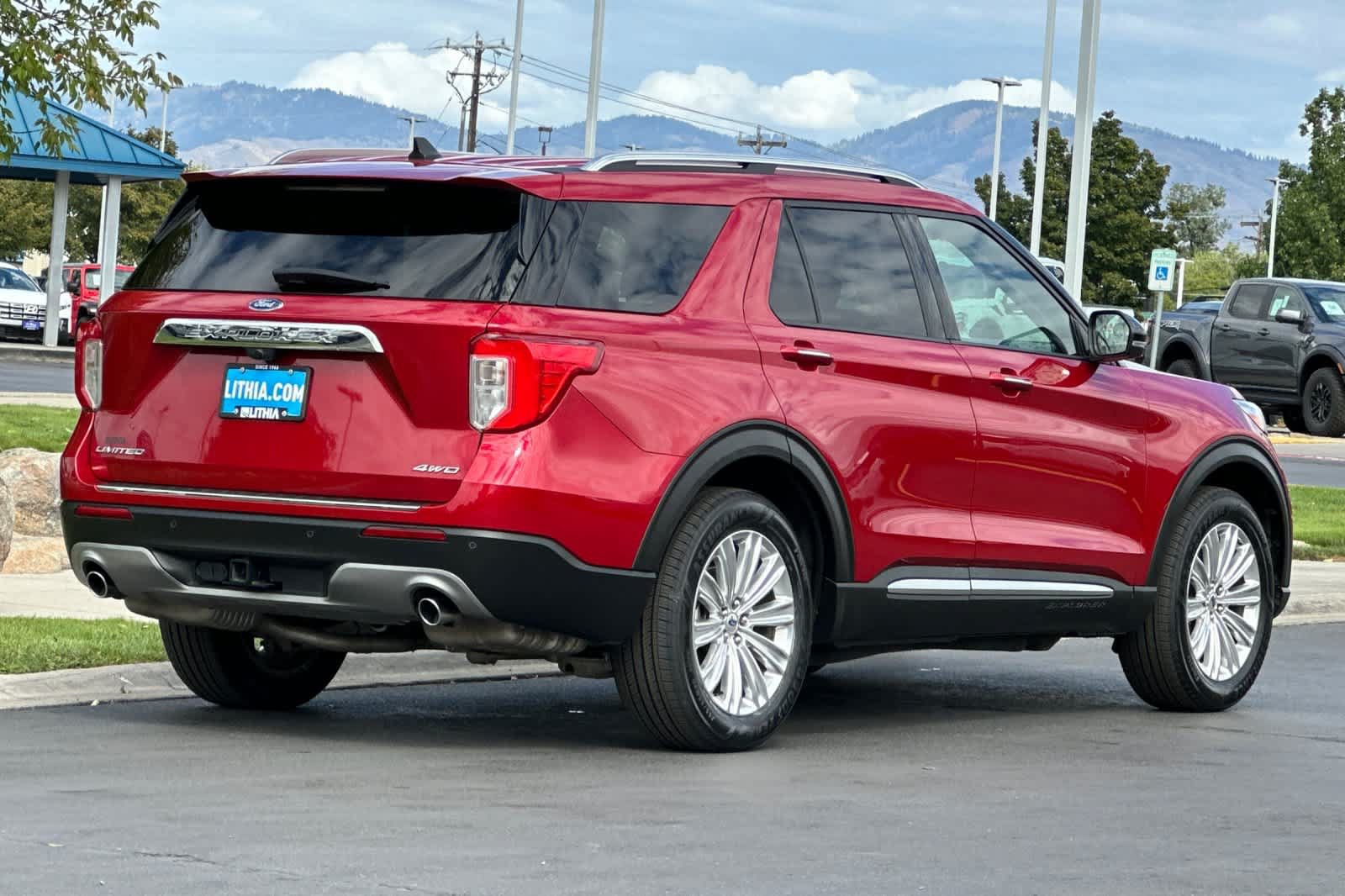 Certified 2022 Ford Explorer Limited w/ Equipment Group 301A AWD/4WD image 2
