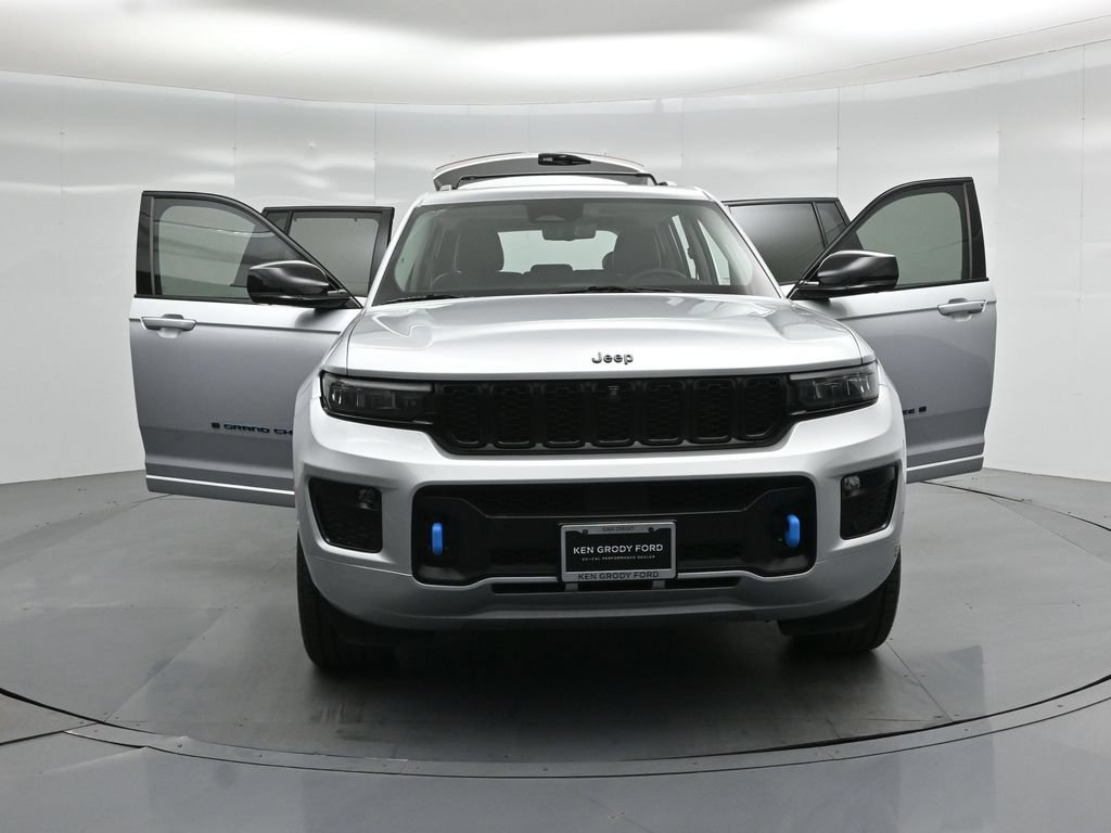 Used 2023 Jeep Grand Cherokee 30th Anniversary AWD/4WD image 29
