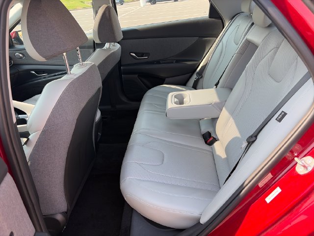 Used 2025 Hyundai Elantra Limited FWD image 23