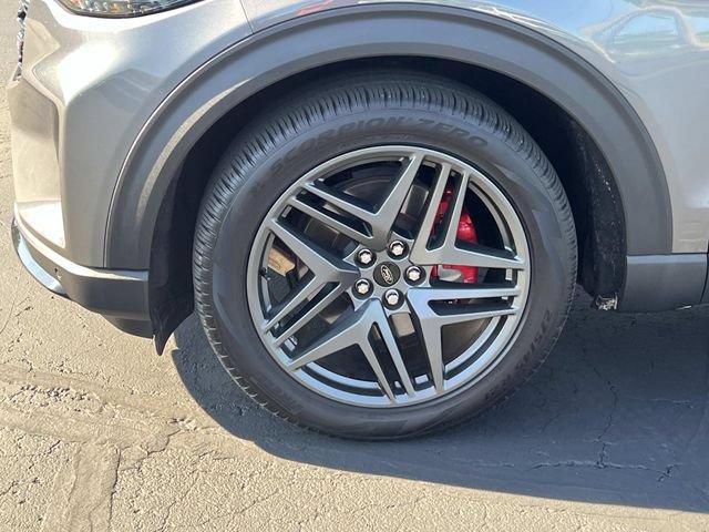 Certified 2025 Ford Explorer ST AWD/4WD image 10
