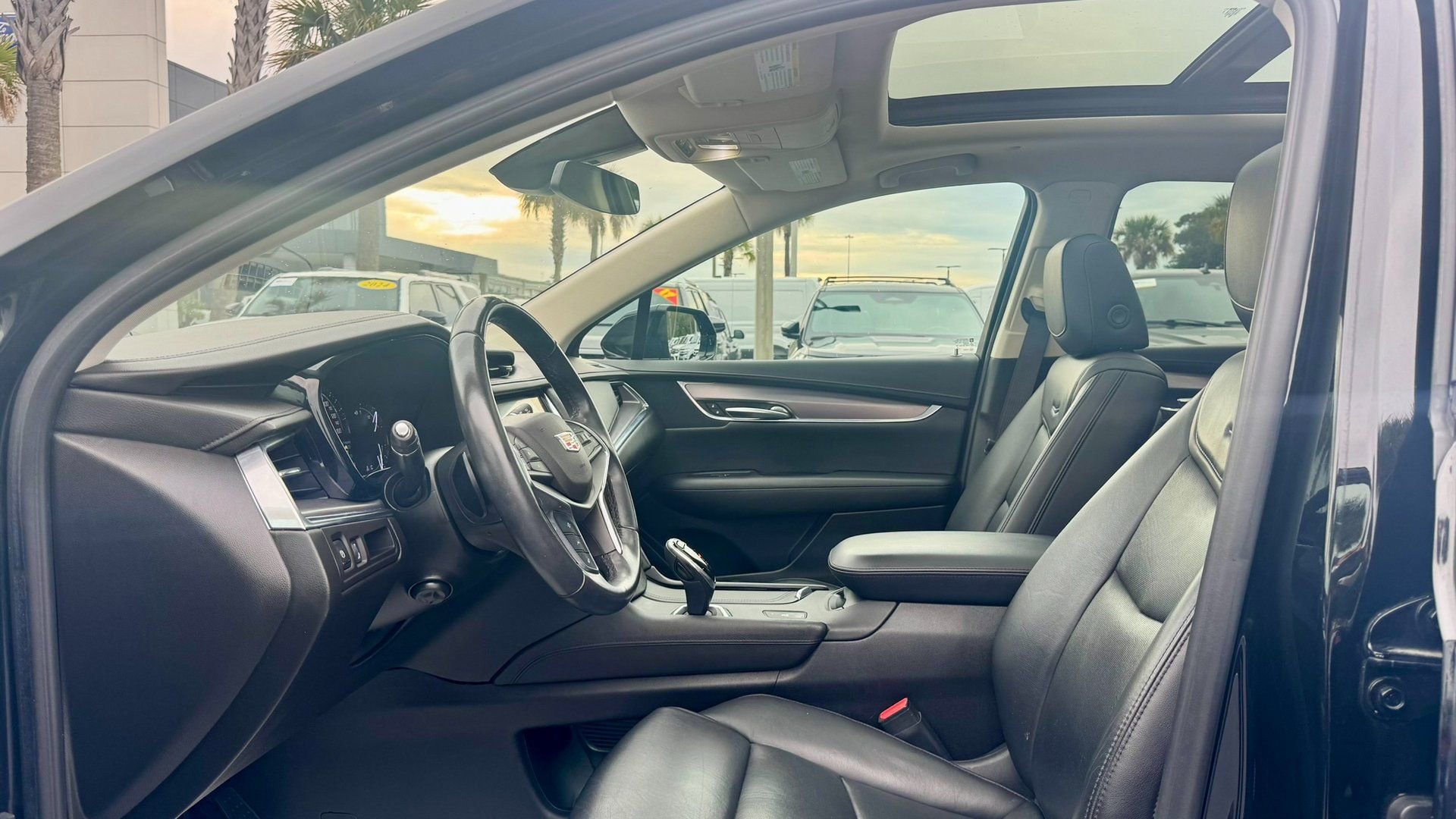 Used 2018 Cadillac XT5 Luxury w/ Driver Awareness Package image 25