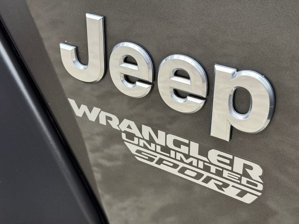 Used 2020 Jeep Wrangler Unlimited Sport S AWD/4WD image 3