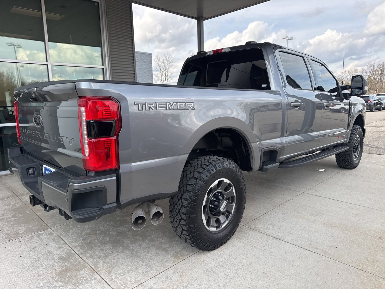 Certified 2024 Ford F250 Lariat w/ Lariat Ultimate Package image 8