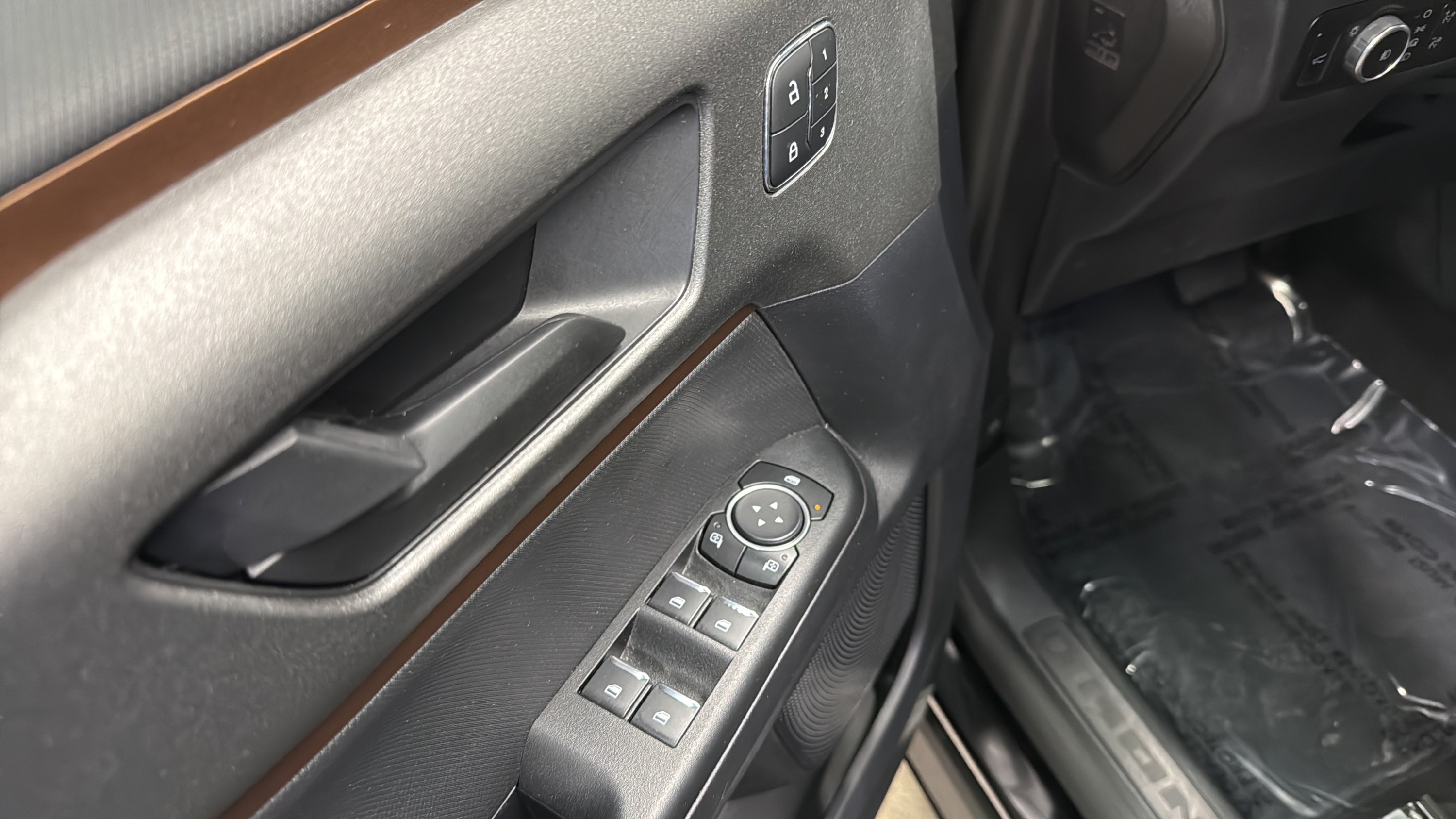 Certified 2025 Ford Bronco Sport Outer Banks w/ Outer Banks Tech Package+ AWD/4WD image 11