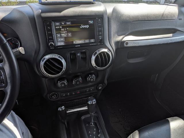 Used 2017 Jeep Wrangler Sahara AWD/4WD image 11