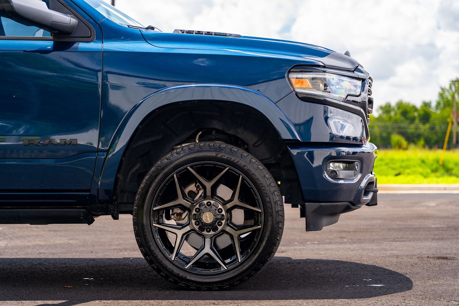 Used 2021 RAM 1500 Limited w/ Night Edition AWD/4WD image 8