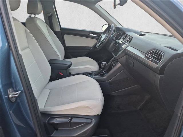 Used 2020 Volkswagen Tiguan SE w/ Panoramic Sunroof Package AWD/4WD image 21