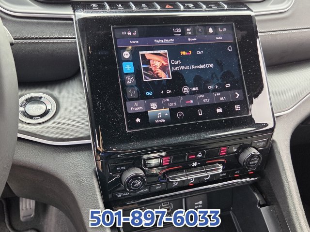 Used 2025 Jeep Grand Cherokee Altitude AWD/4WD image 17
