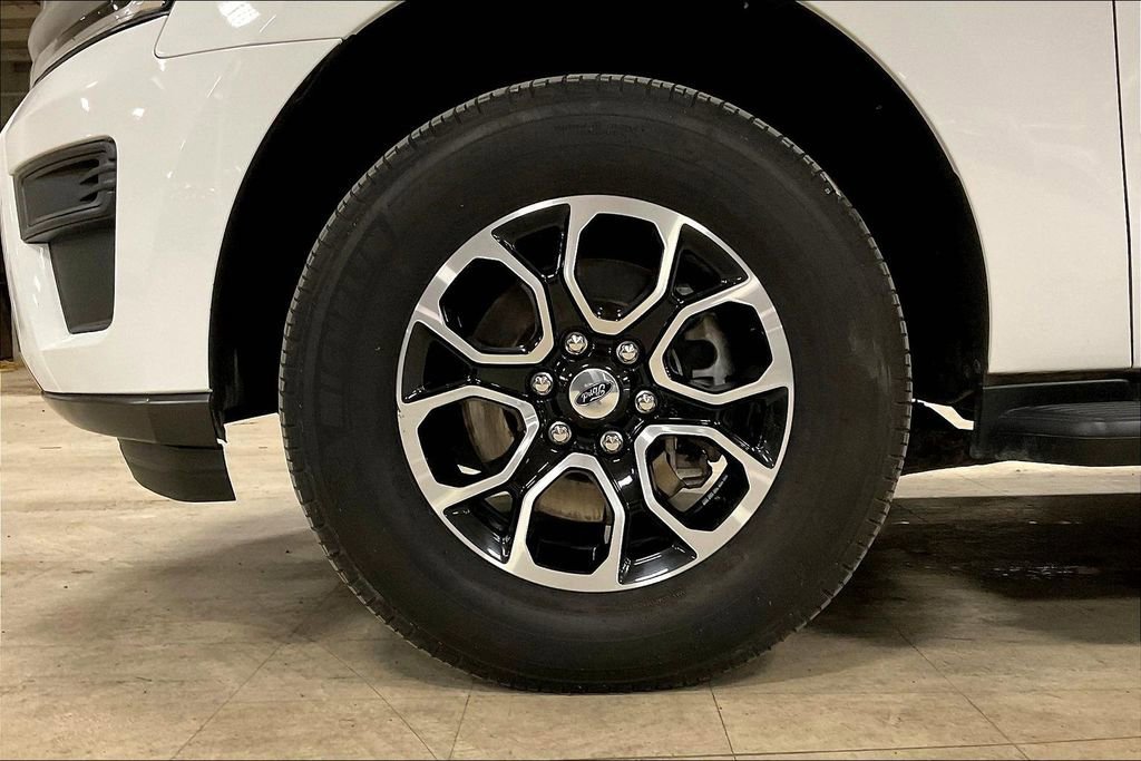 Certified 2024 Ford Expedition Max XLT image 11