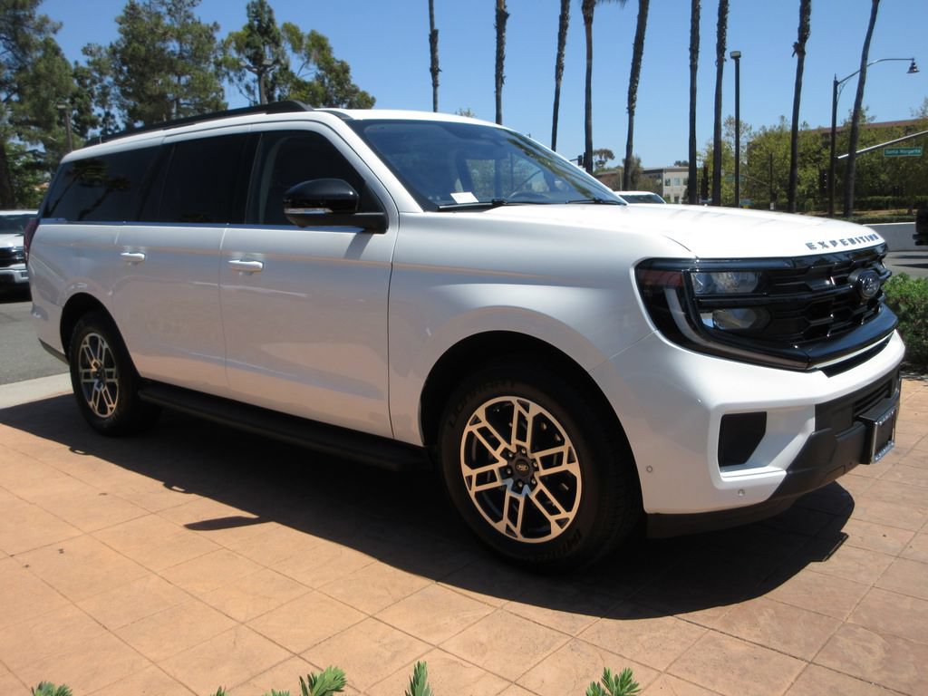 Certified 2025 Ford Expedition Max Active RWD image 6
