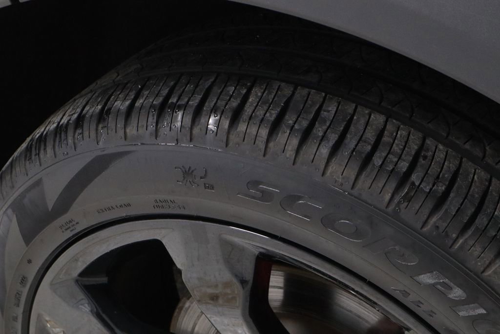 Certified 2023 Ford Explorer ST w/ Equipment Group 401A image 18