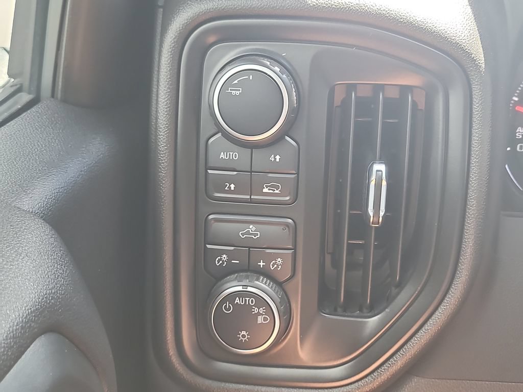 Used 2022 Chevrolet Silverado 1500 Custom AWD/4WD image 21