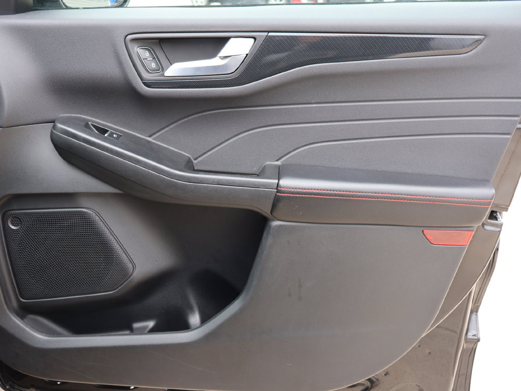 Certified 2025 Ford Escape ST-Line AWD/4WD image 8
