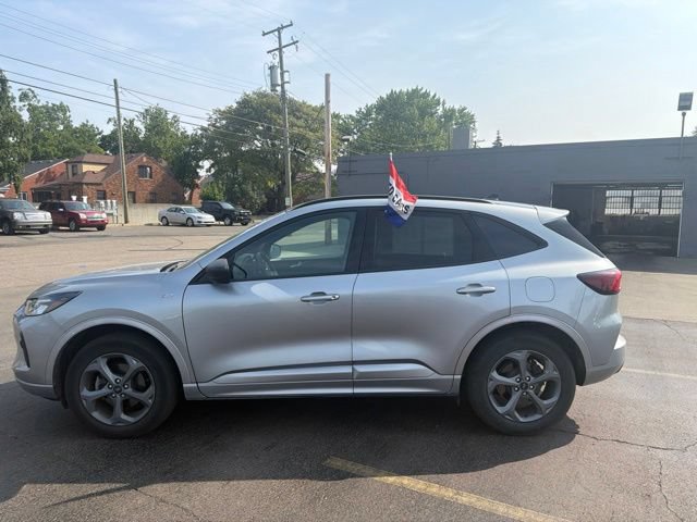 Certified 2024 Ford Escape ST-Line w/ Tech Pack #1 AWD/4WD image 6