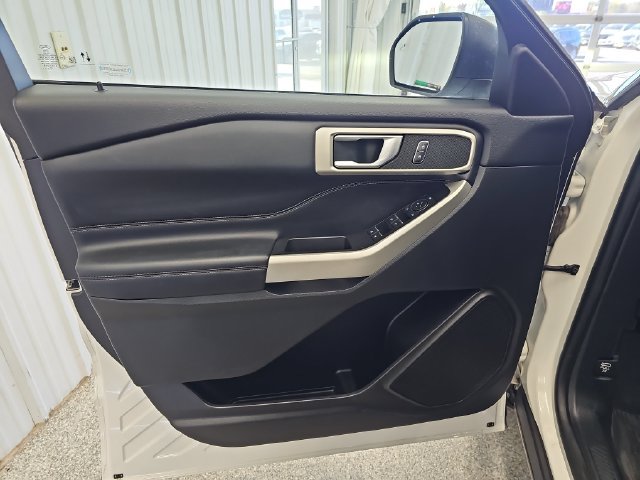 Certified 2020 Ford Explorer XLT w/ Equipment Group 202A AWD/4WD image 10