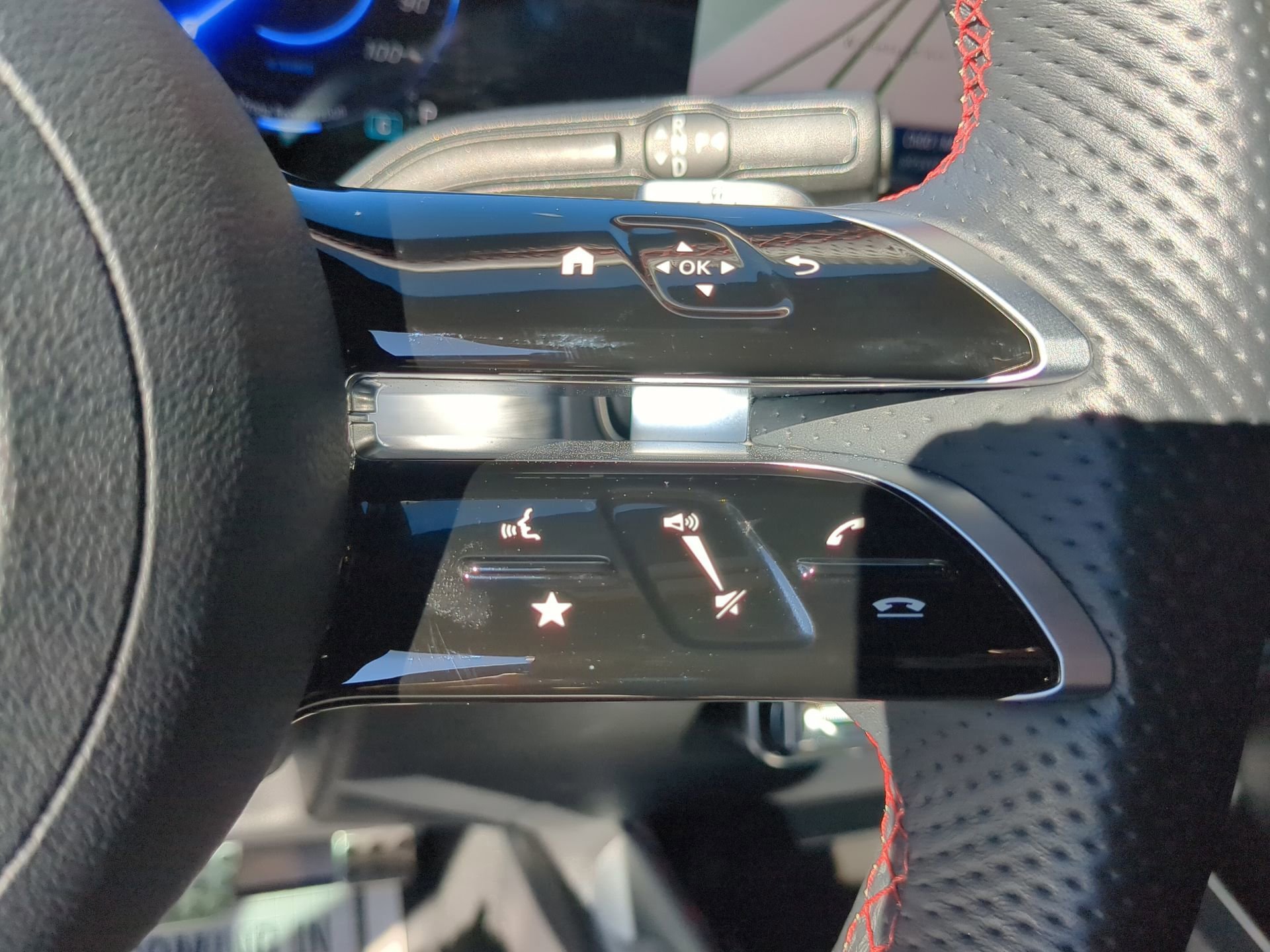 Used 2024 Mercedes-Benz EQB 300 4MATIC image 57