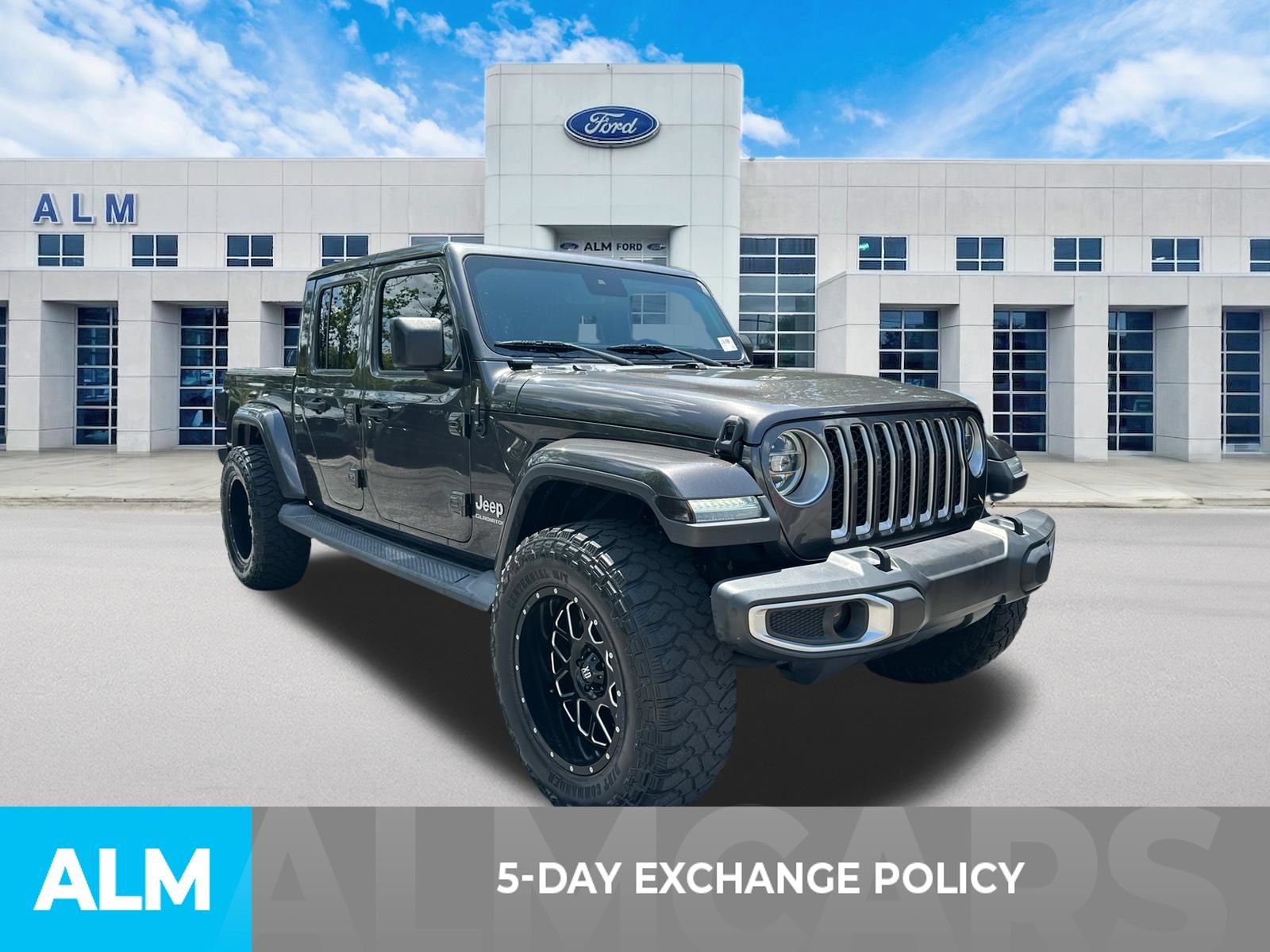 Used 2020 Jeep Gladiator Overland AWD/4WD image 3