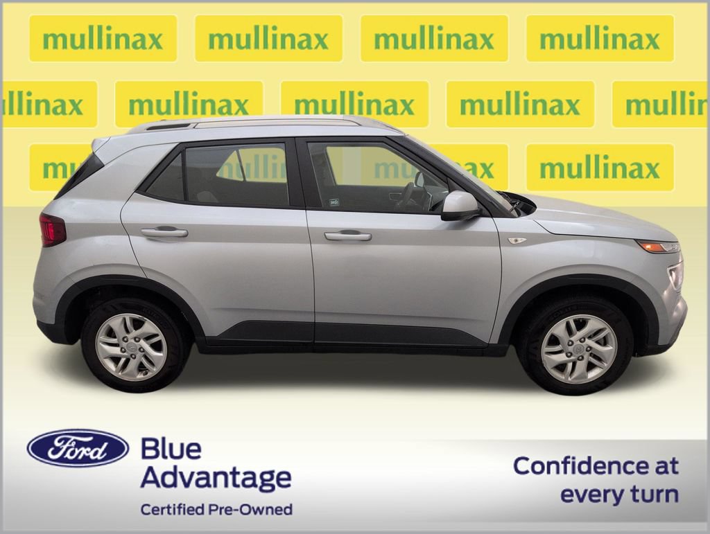 Used 2020 Hyundai Venue SEL FWD video 2