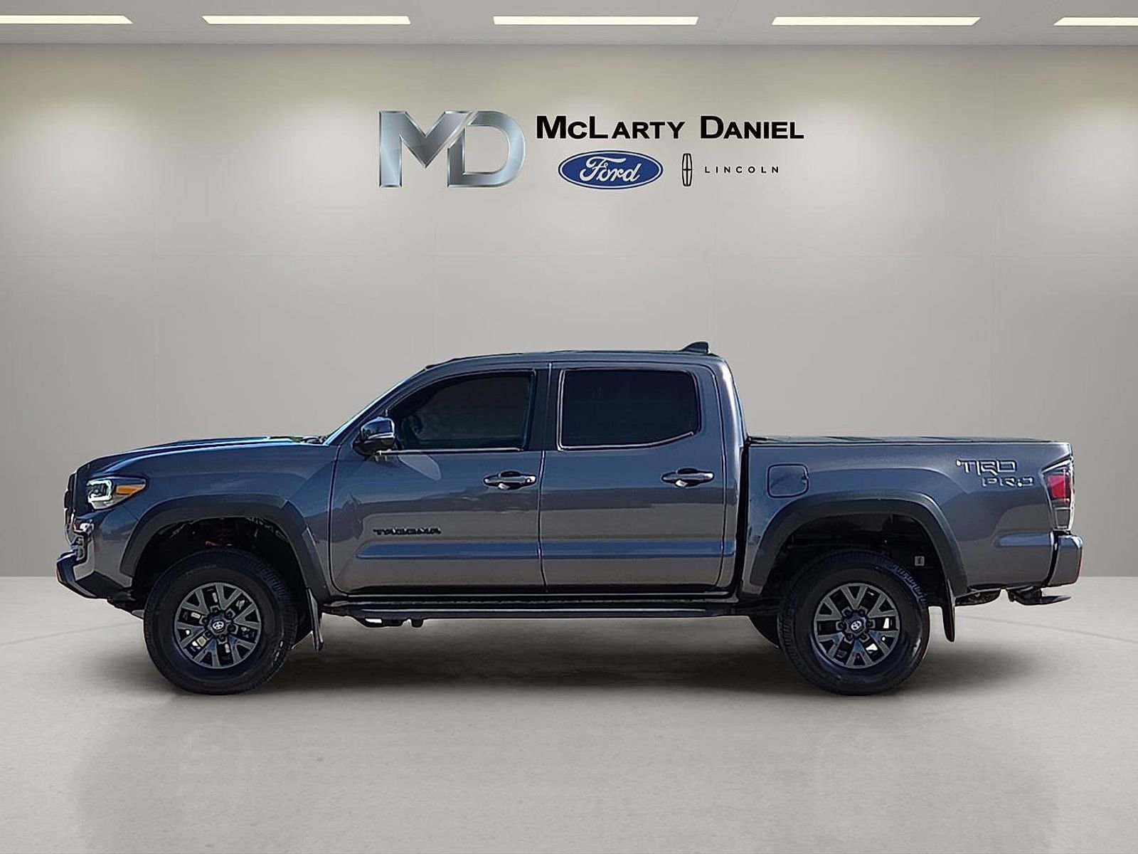 Used 2023 Toyota Tacoma TRD Pro AWD/4WD image 3