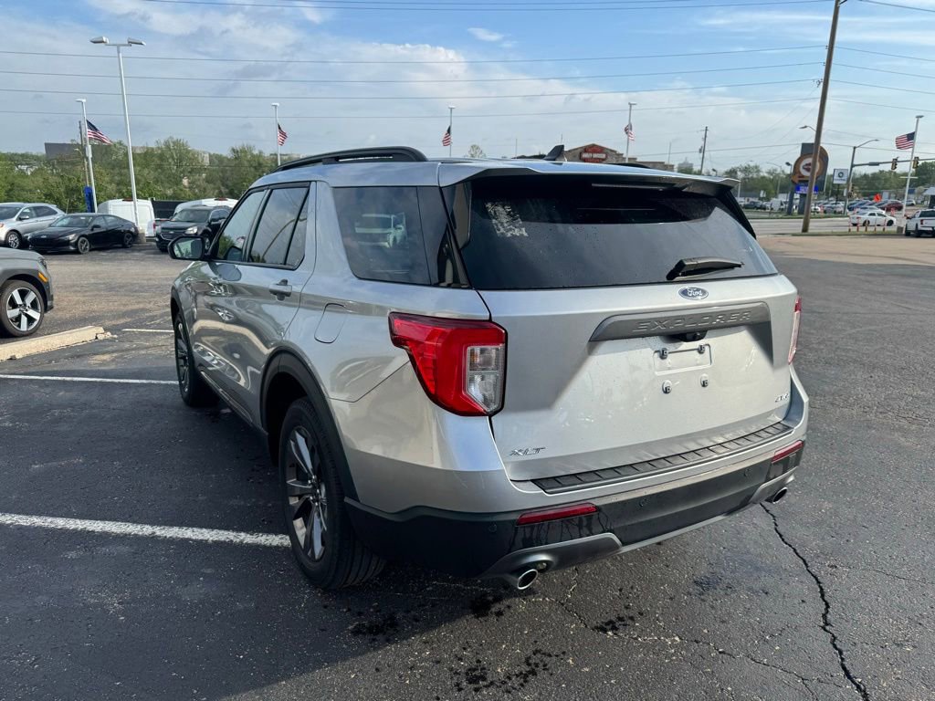 Certified 2023 Ford Explorer XLT w/ Equipment Group 202A image 5
