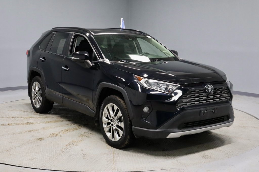 Used 2019 Toyota RAV4 Limited w/ Advanced Technology Package image 7