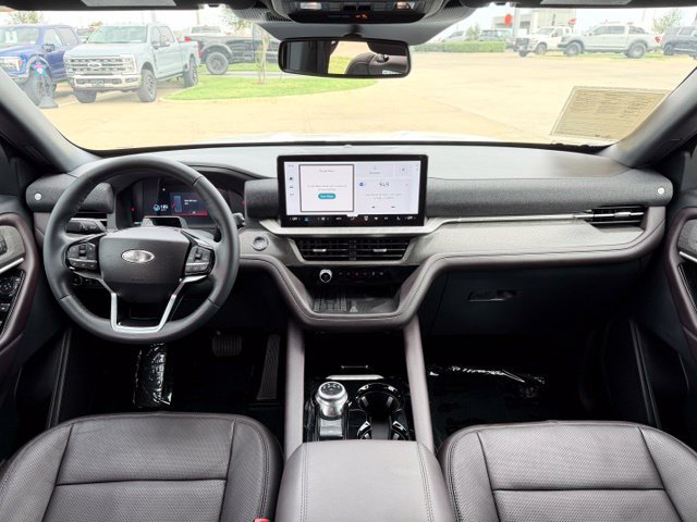Certified 2025 Ford Explorer Platinum w/ LUX Leather Package AWD/4WD image 29