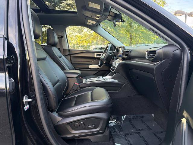 Certified 2023 Ford Explorer XLT w/ Equipment Group 202A AWD/4WD image 9