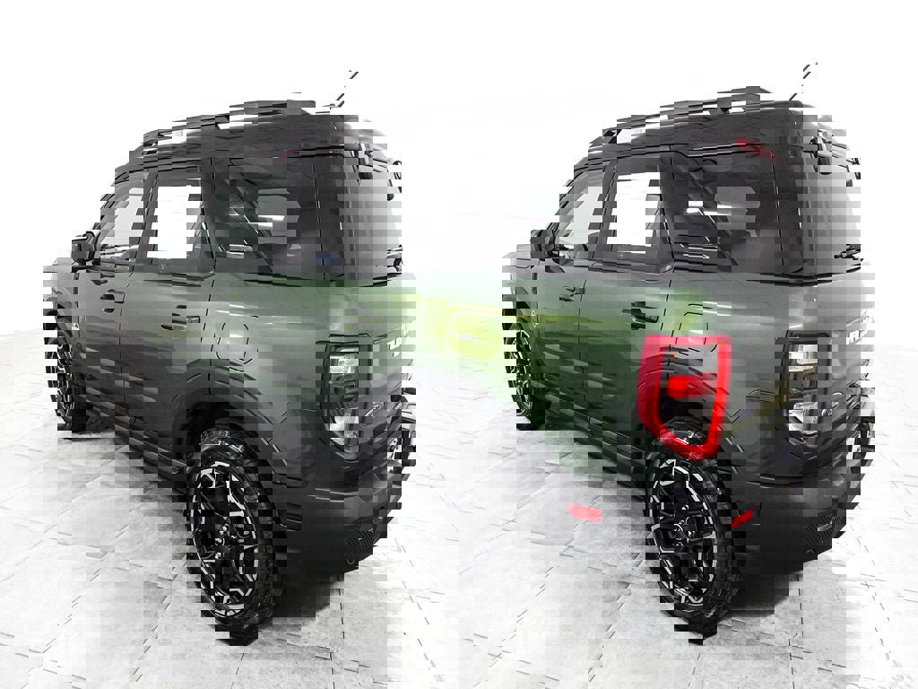 Certified 2025 Ford Bronco Sport Outer Banks w/ Outer Banks Tech Package+ AWD/4WD image 3