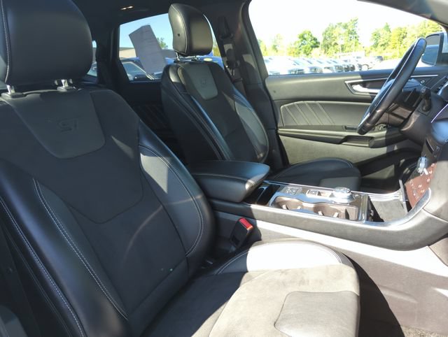 Certified 2019 Ford Edge ST w/ Equipment Group 401A AWD/4WD image 15