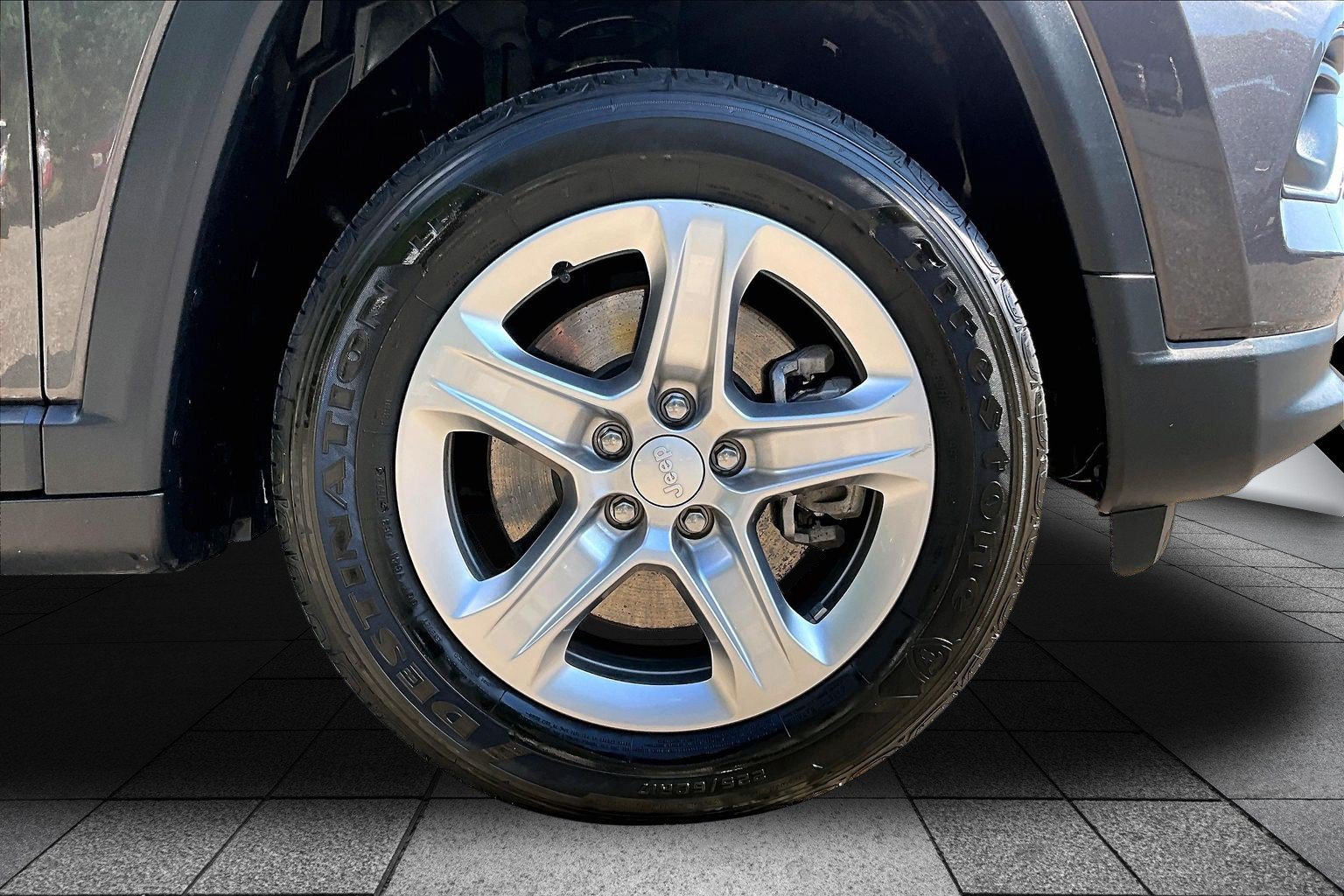 Used 2023 Jeep Compass Latitude AWD/4WD image 8