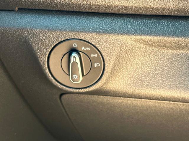 Used 2023 Volkswagen Jetta SE w/ Panoramic Sunroof Package FWD image 33