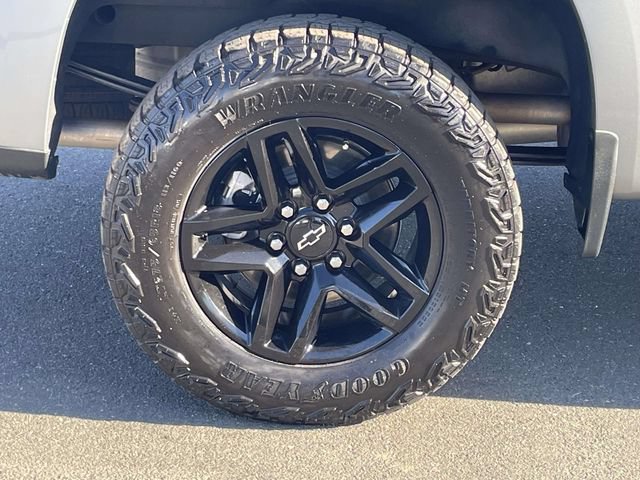 Used 2025 Chevrolet Silverado 1500 LT Trail Boss w/ LT Trail Boss Premium Package AWD/4WD image 7