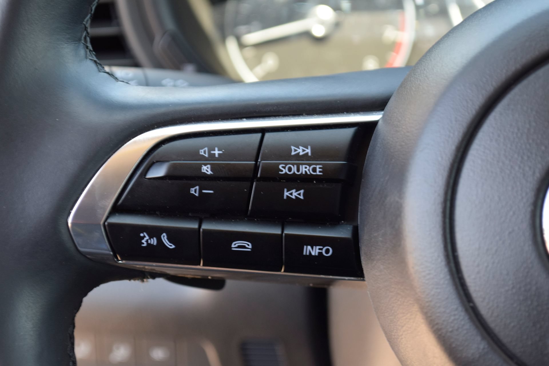 Used 2024 MAZDA CX-30 AWD 2.5 S w/ Premium Package image 8
