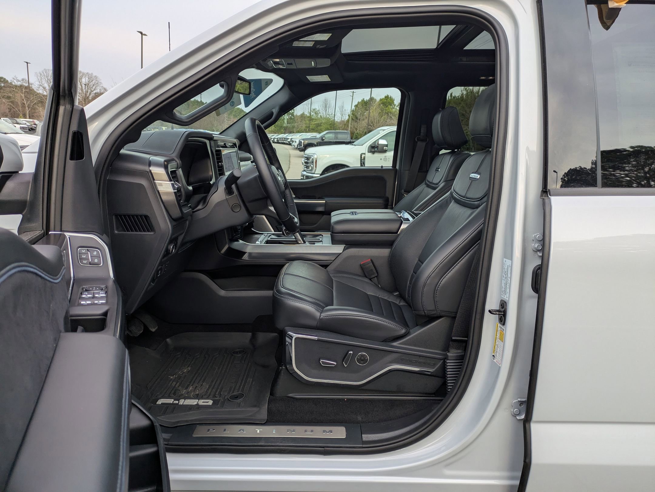 Certified 2025 Ford F150 Platinum w/ Equipment Group 702A High image 15