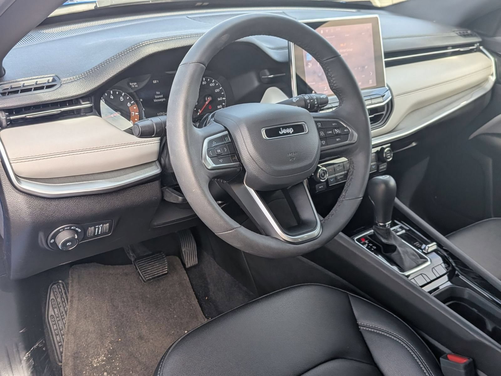 Used 2025 Jeep Compass Limited AWD/4WD image 11