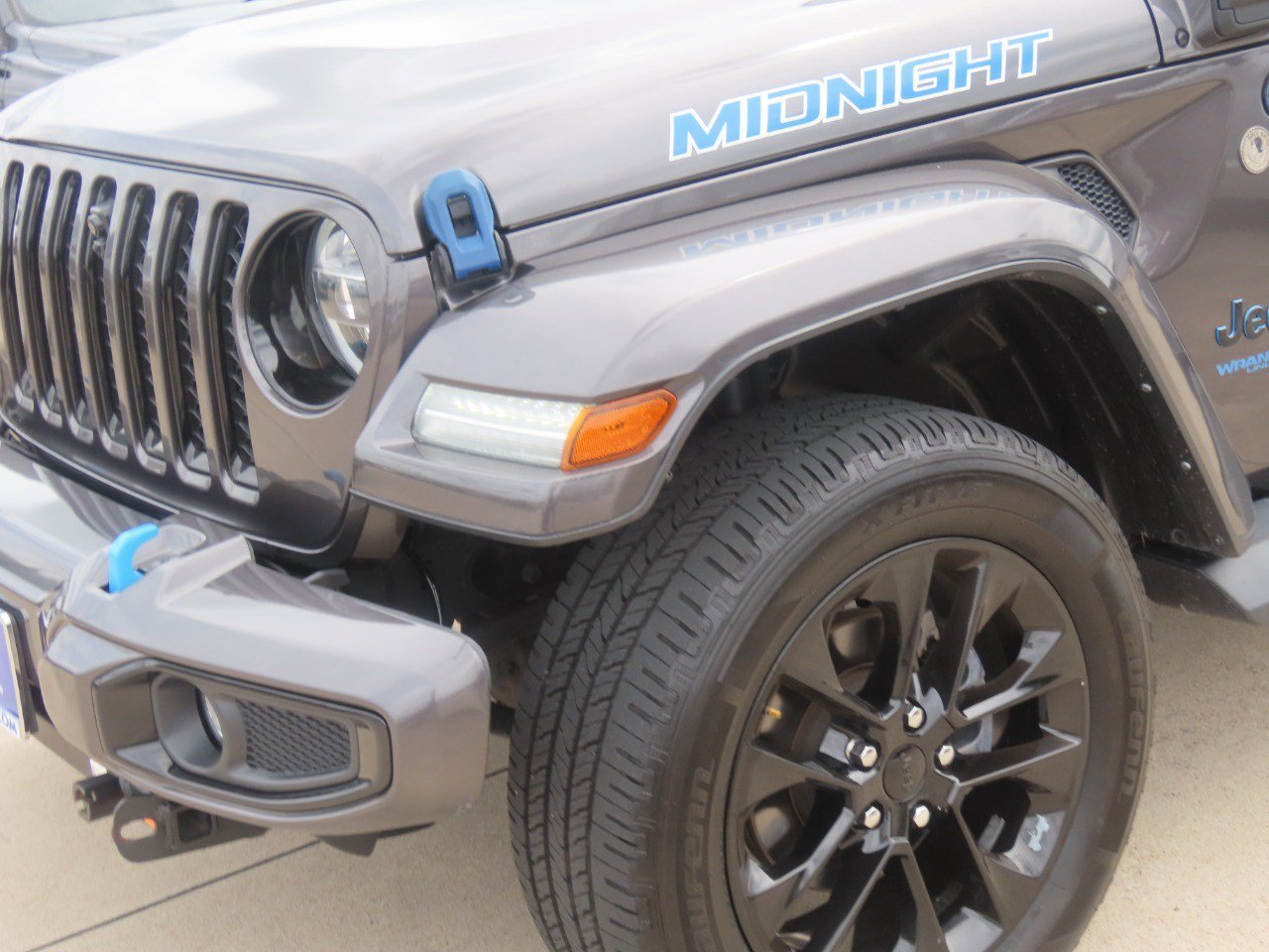 Used 2021 Jeep Wrangler Unlimited Sahara AWD/4WD image 3