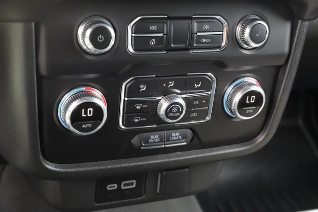 Used 2024 GMC Yukon XL SLE AWD/4WD image 28